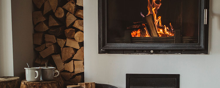 Comment allumer un feu de cheminée facilement ?