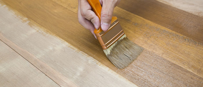 Comment protéger un meuble en bois des taches ?
