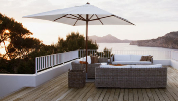 Comment dégriser votre mobilier de jardin et votre terrasse ? 