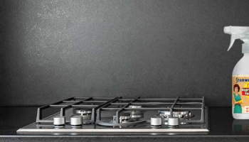 Comment nettoyer une plaque de cuisson ?