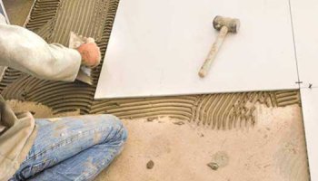 Comment éliminer la laitance de ciment ?